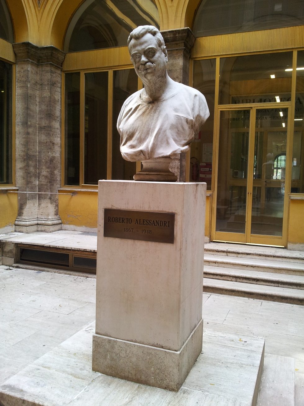 Roberto Alessandri's bust, Policlinico Umberto I, Rome - 01.jpg